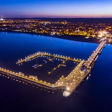 Dream Apartments- Avenue Апартаменты *